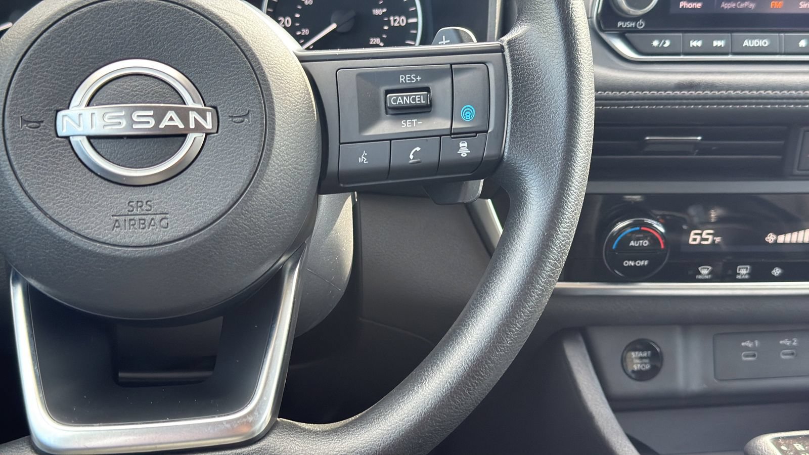 Used 2024 Nissan Rogue SV FWD image 15