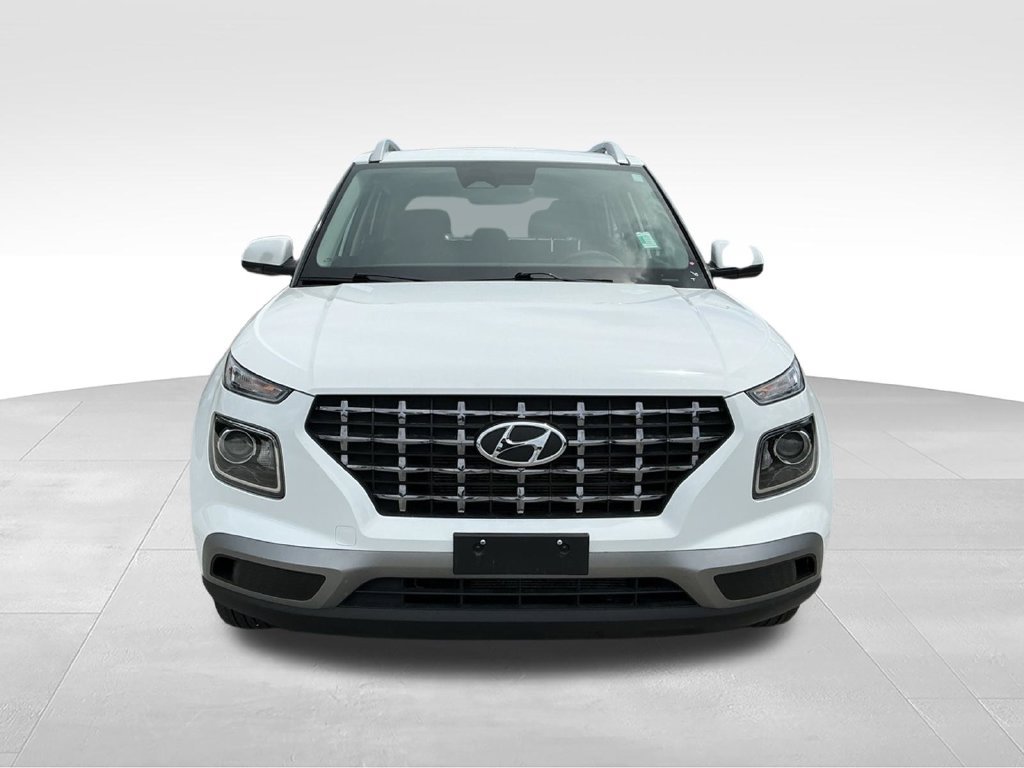 Used 2025 Hyundai Venue SEL FWD image 17