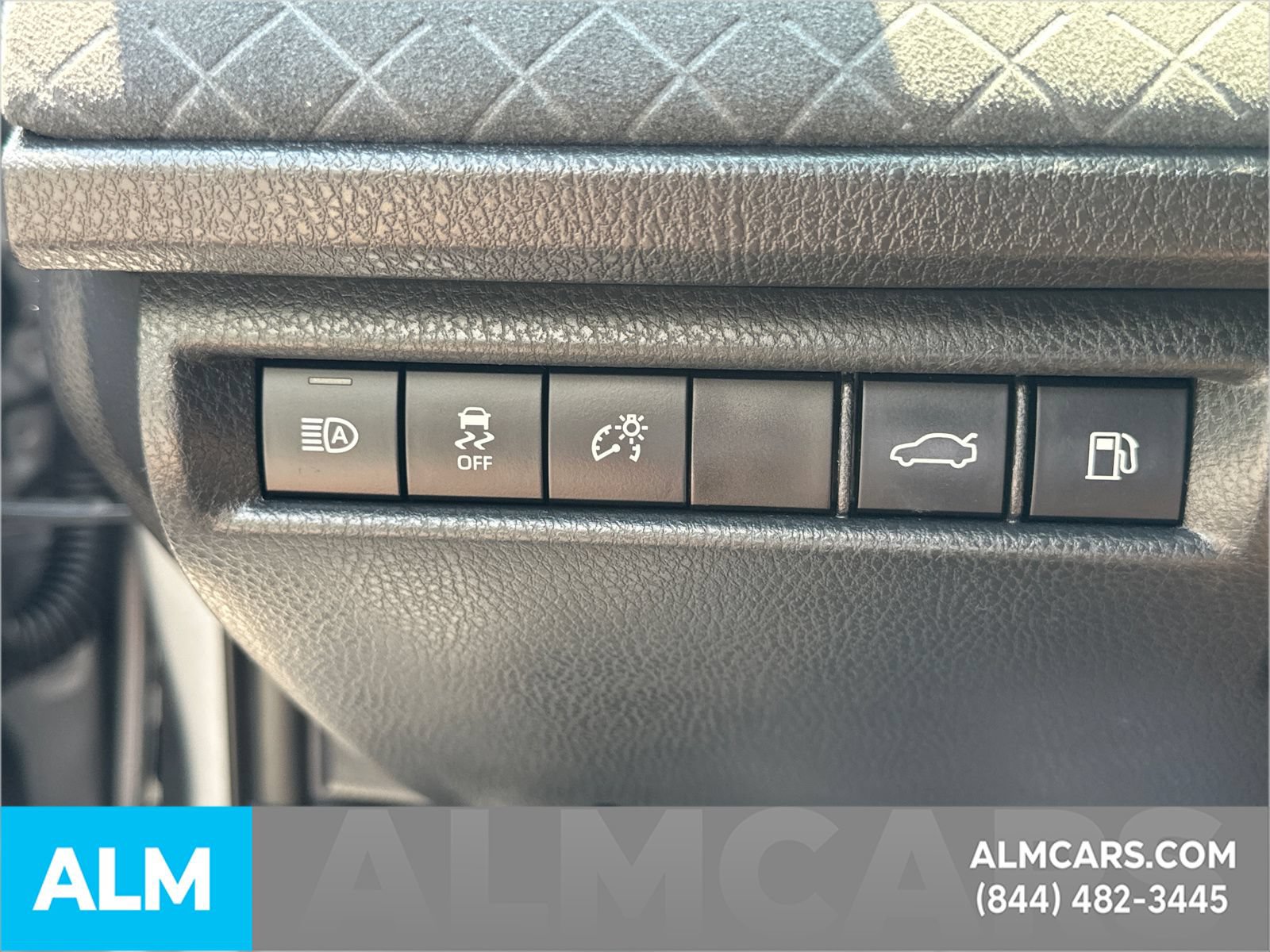 Used 2026 Toyota Camry XLE FWD image 36