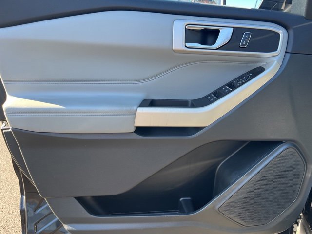 Certified 2021 Ford Explorer XLT w/ Equipment Group 202A image 17