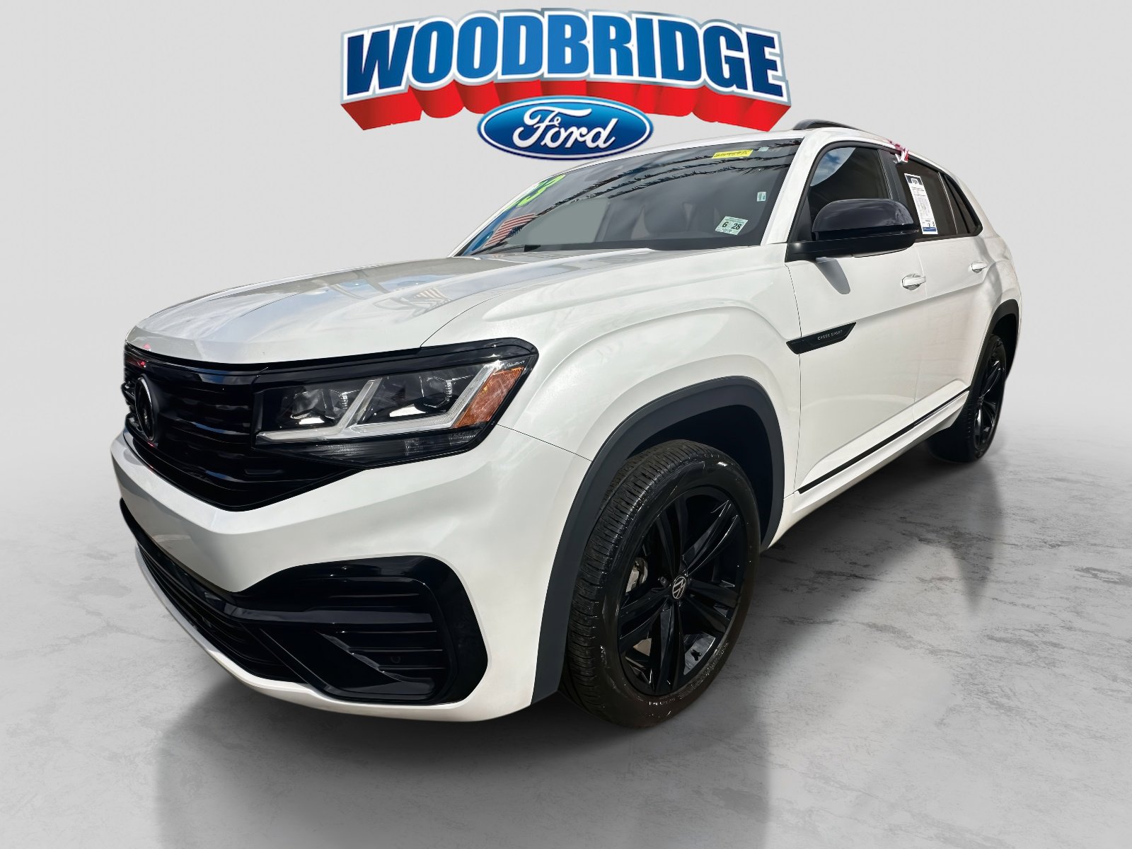 Used 2023 Volkswagen Atlas Cross Sport SEL R-Line image 2