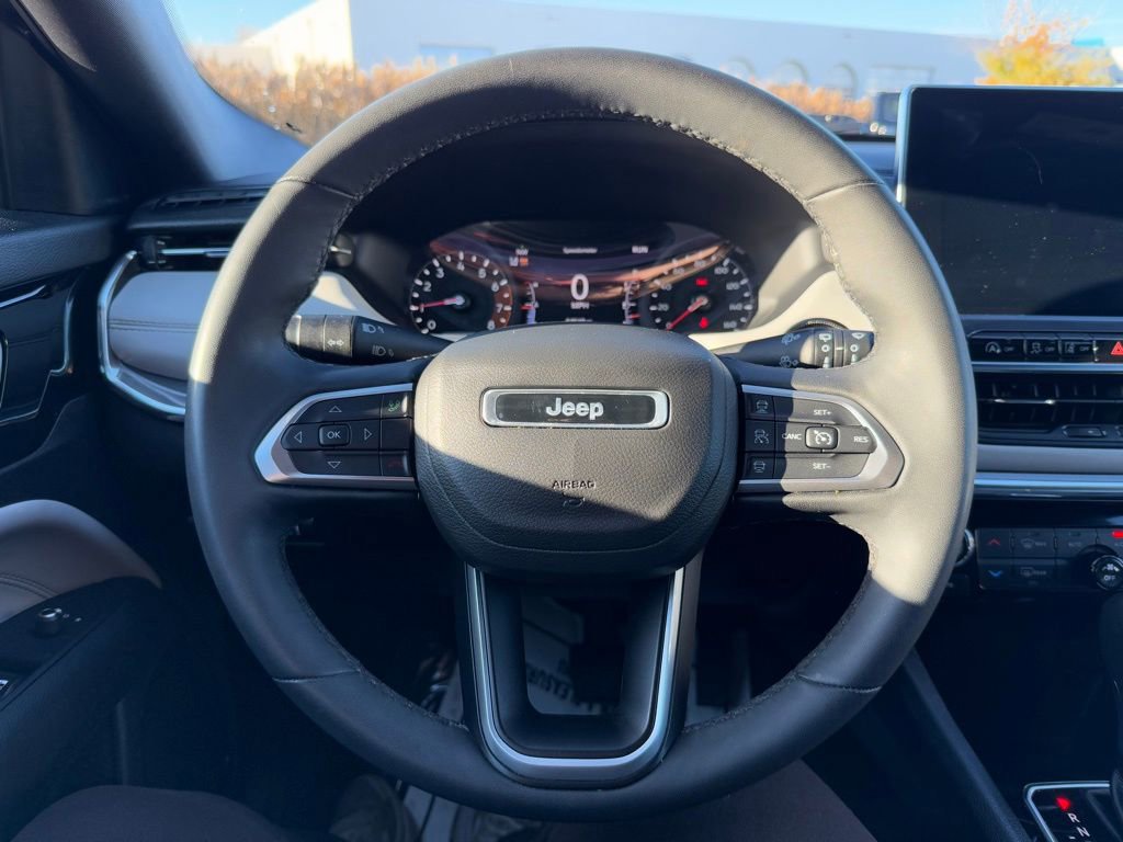 Used 2024 Jeep Compass Limited image 33