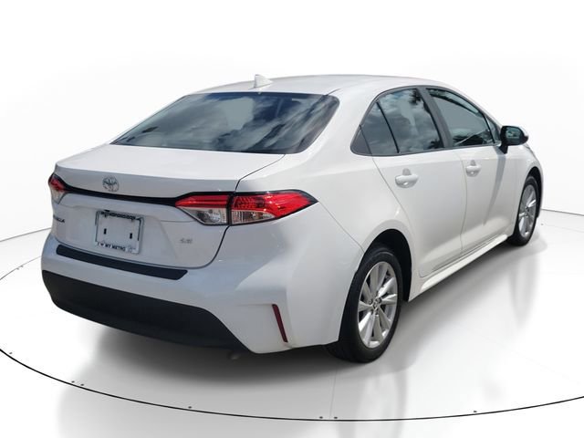 Used 2023 Toyota Corolla LE w/ LE Convenience Package image 3