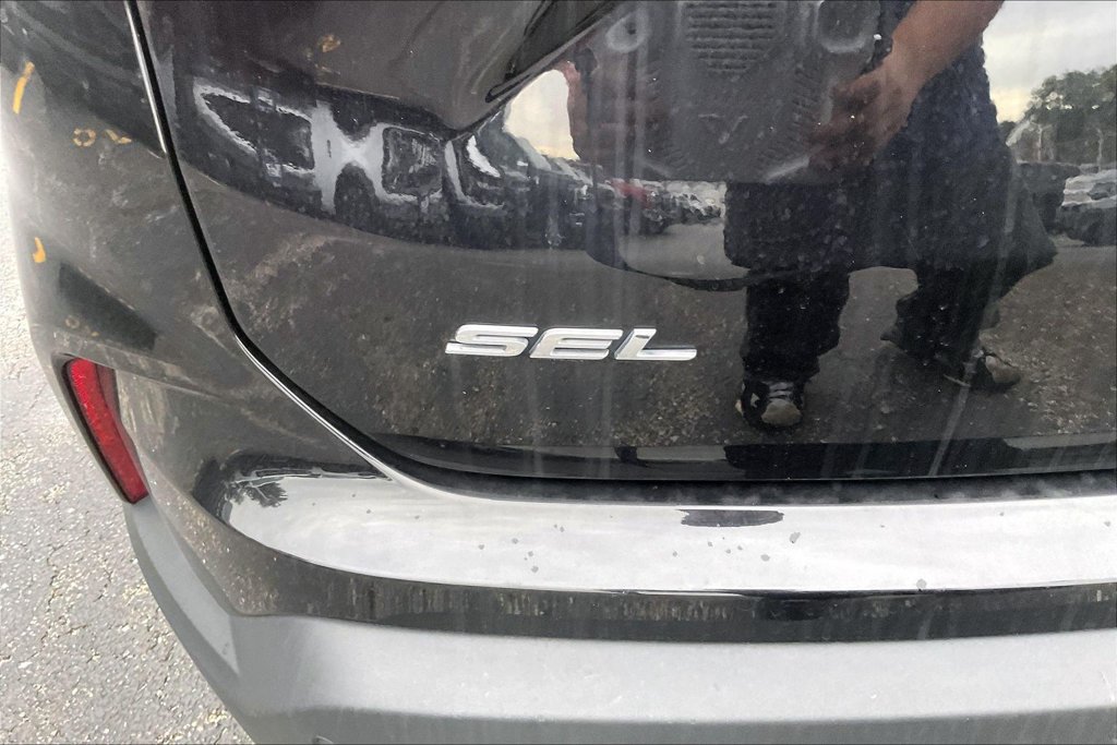 Certified 2022 Ford Edge SEL w/ Convenience Package AWD/4WD image 7