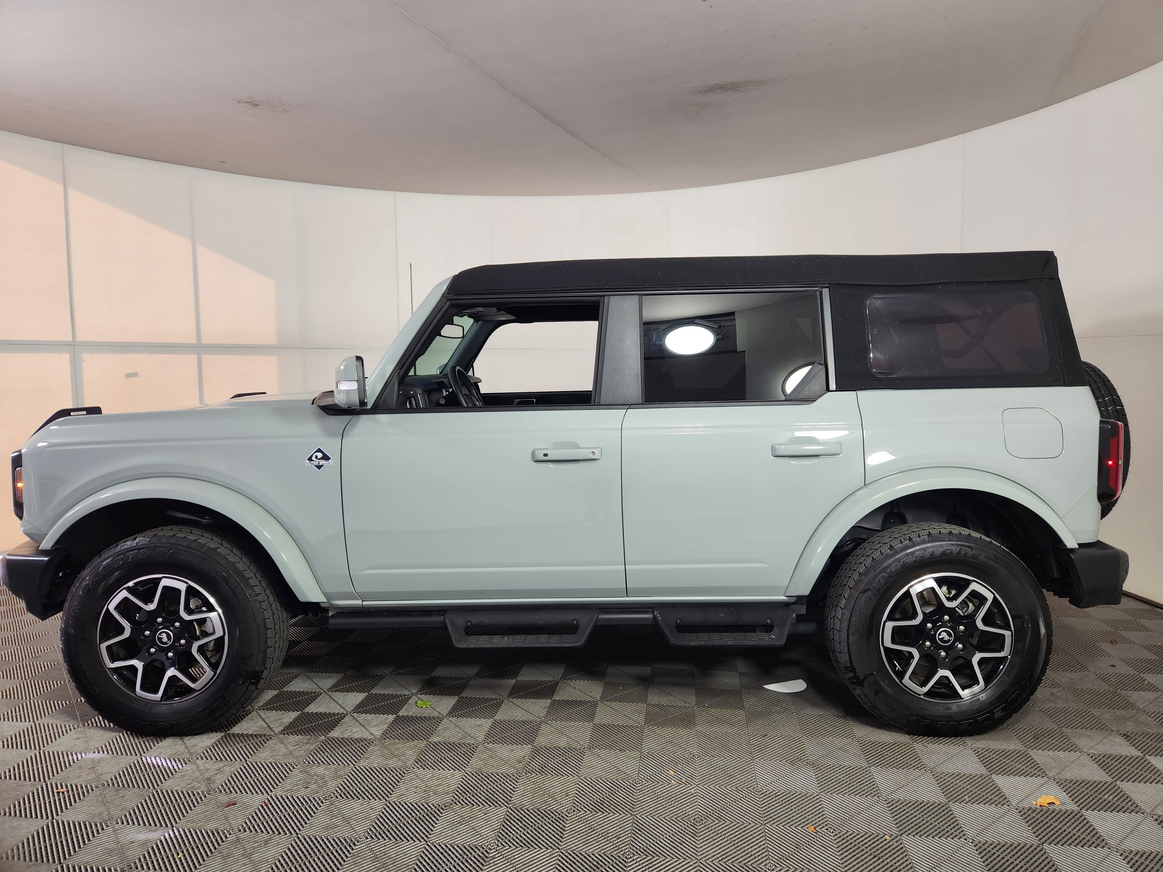 Certified 2024 Ford Bronco Outer Banks image 2