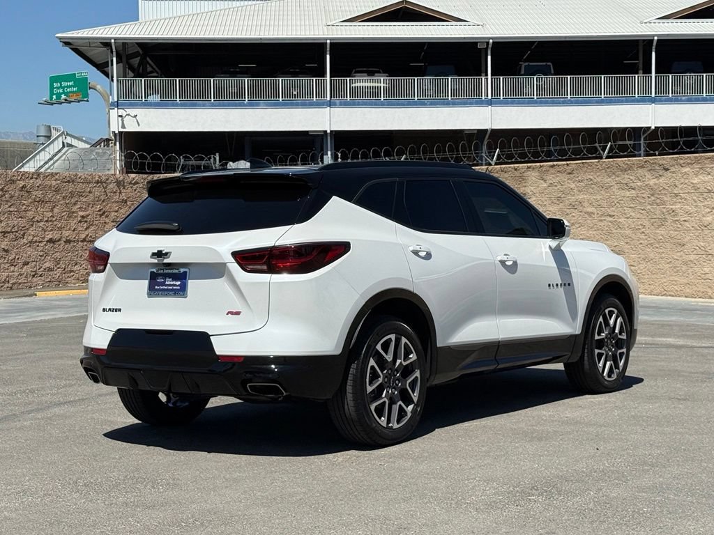Used 2023 Chevrolet Blazer RS FWD image 4