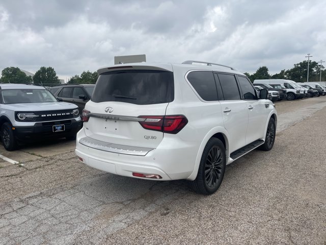 Used 2023 INFINITI QX80 Premium Select w/ Cargo Package AWD/4WD image 3
