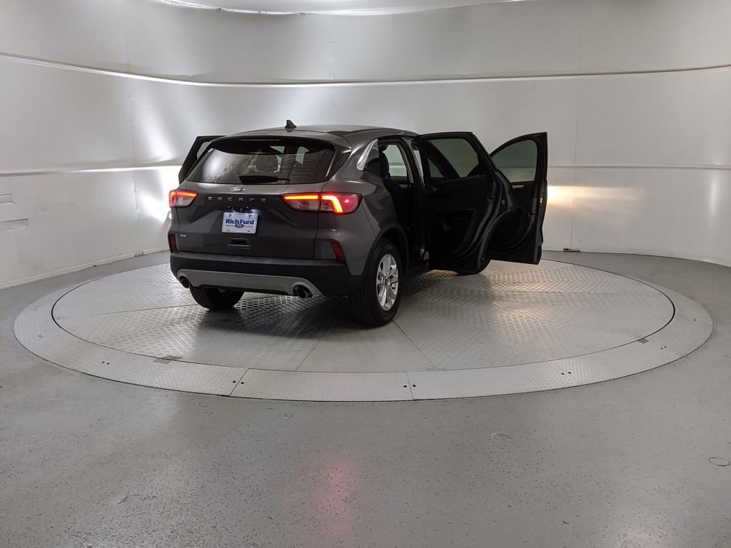 Certified 2022 Ford Escape SE image 10