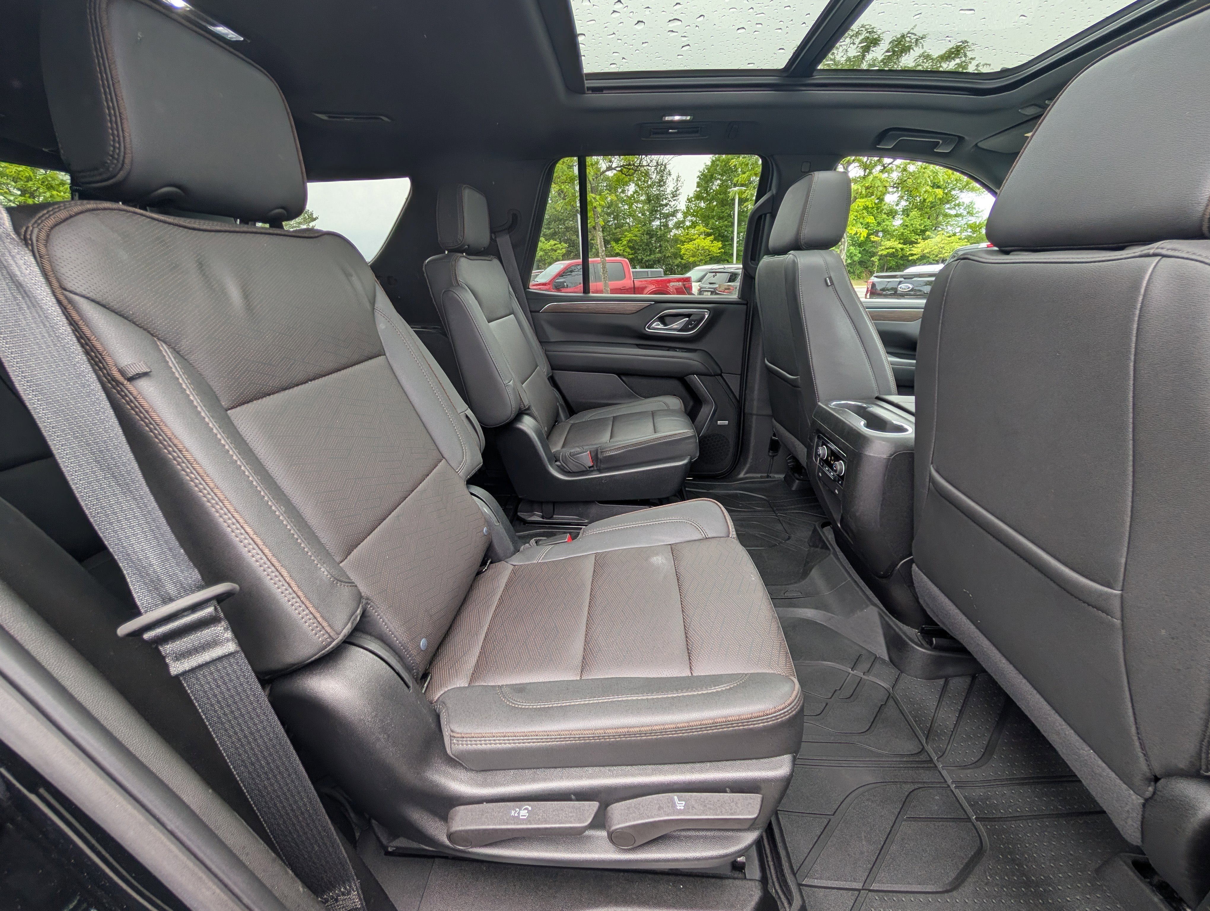 Used 2023 Chevrolet Tahoe High Country w/ Premium Package 2 AWD/4WD image 11