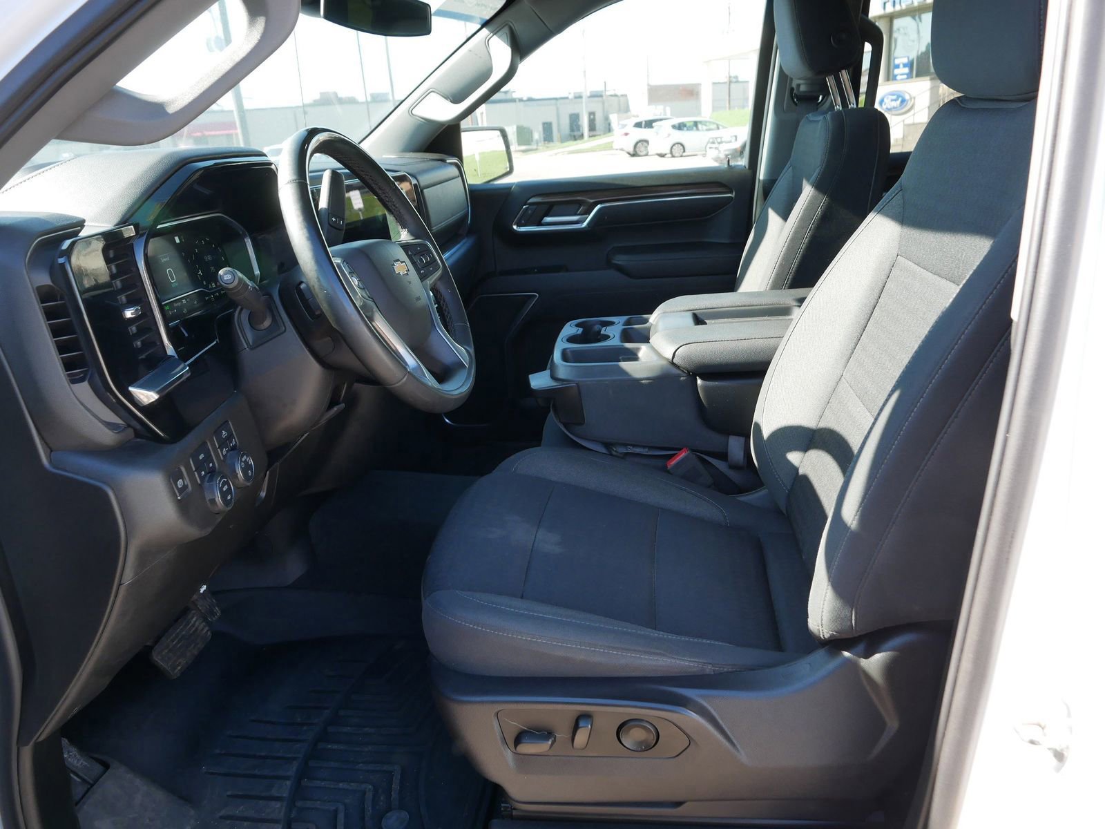 Used 2023 Chevrolet Silverado 1500 LT image 15