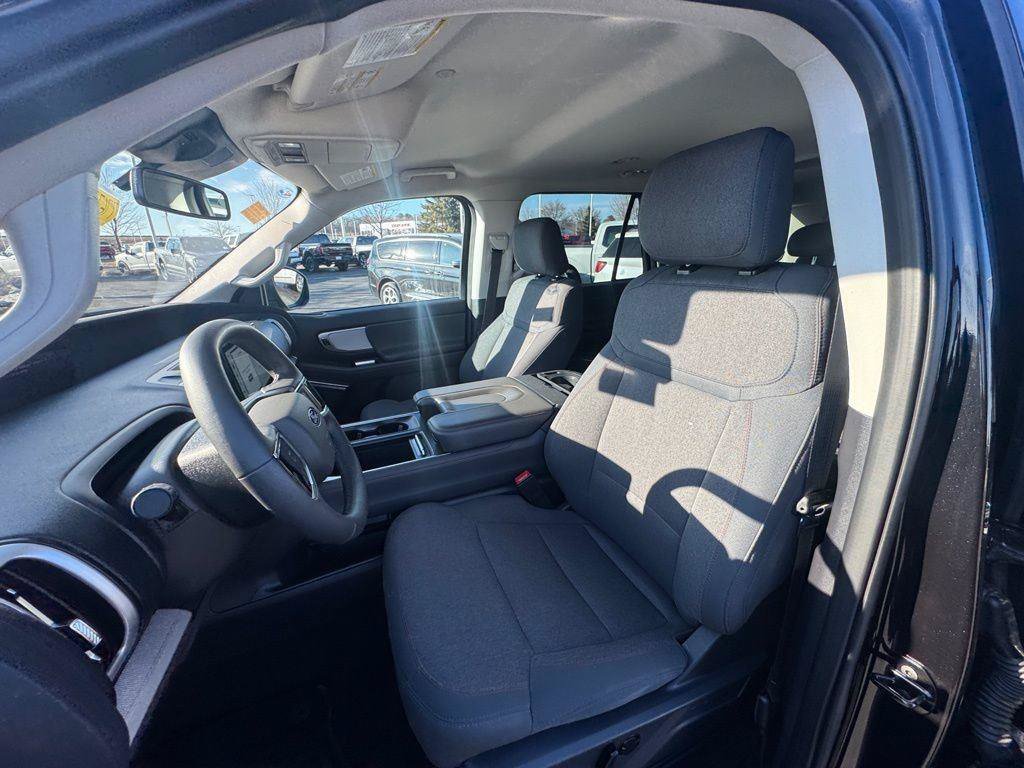 Certified 2025 Ford Expedition Active AWD/4WD image 11