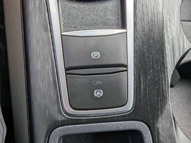 Certified 2025 Ford Escape SE w/ PHEV Premium Package image 26