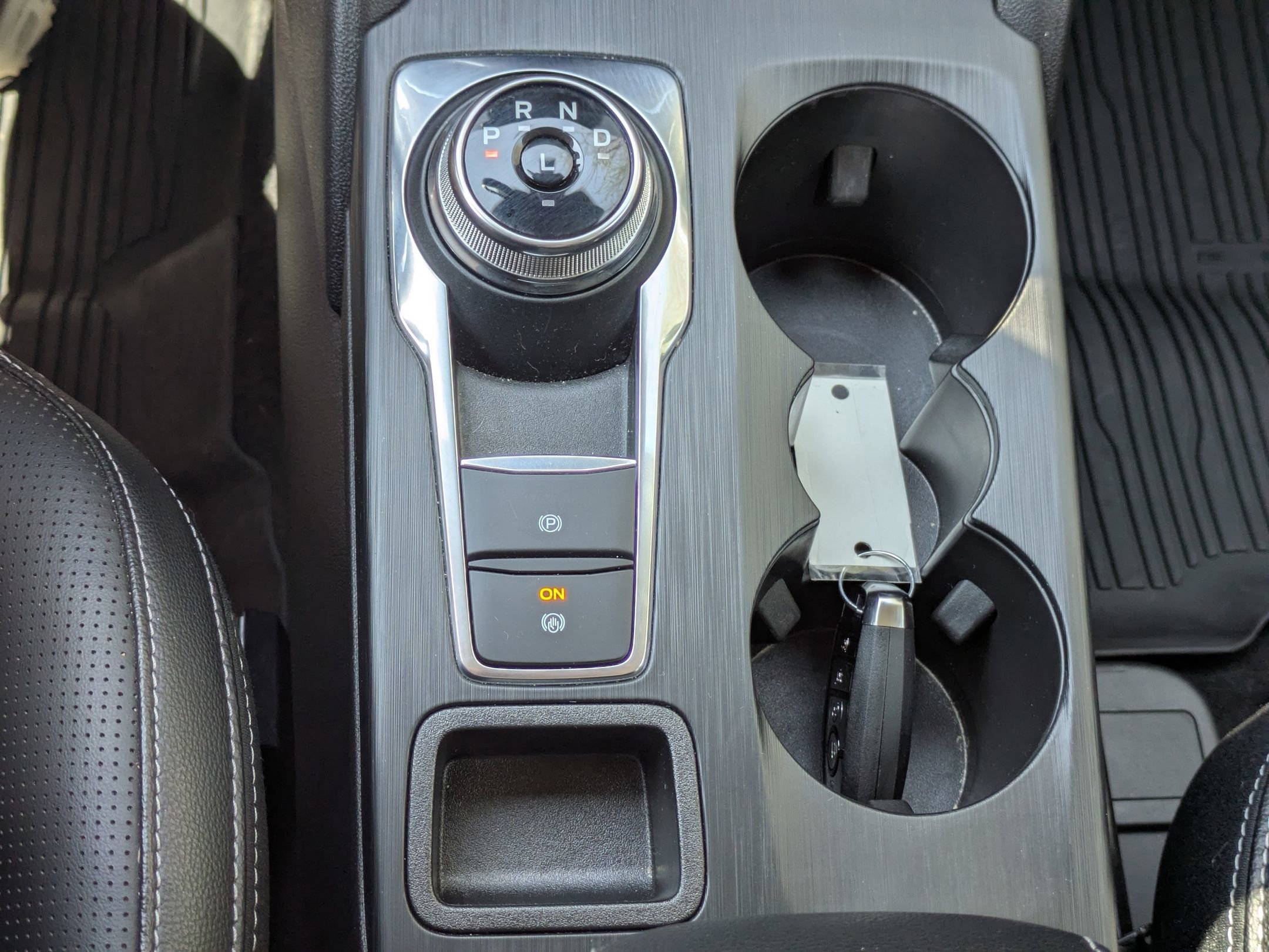 Certified 2025 Ford Escape SE w/ PHEV Premium Package image 24