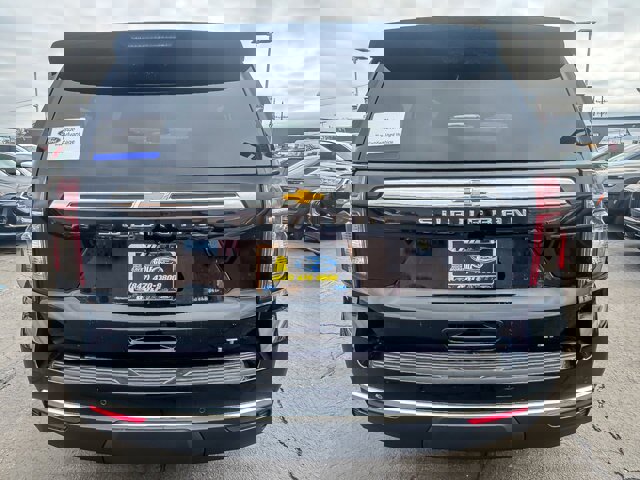Used 2021 Chevrolet Suburban LT image 4