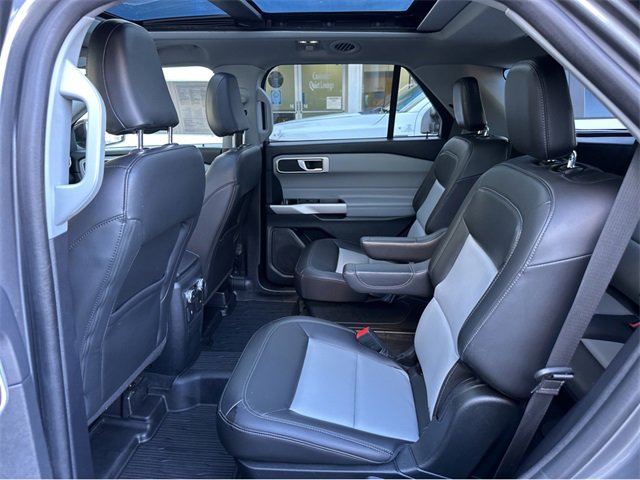 Certified 2022 Ford Explorer XLT w/ Equipment Group 202A image 18