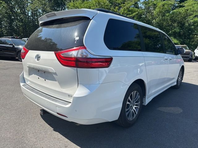 Used 2020 Toyota Sienna XLE Premium FWD image 5