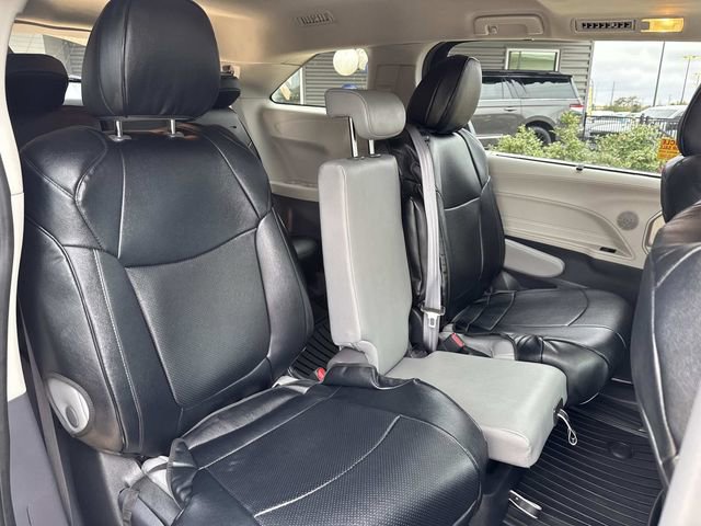 Used 2024 Toyota Sienna XLE image 10