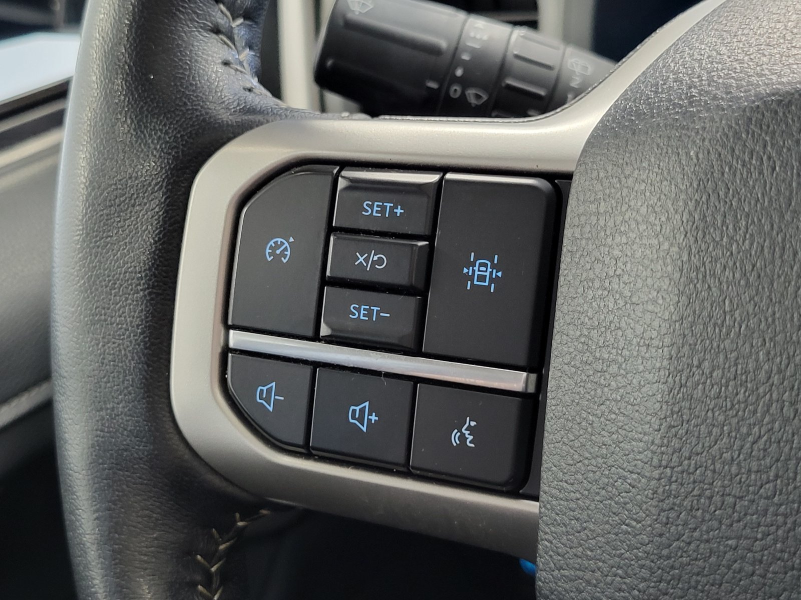Certified 2024 Ford Expedition XLT AWD/4WD image 16