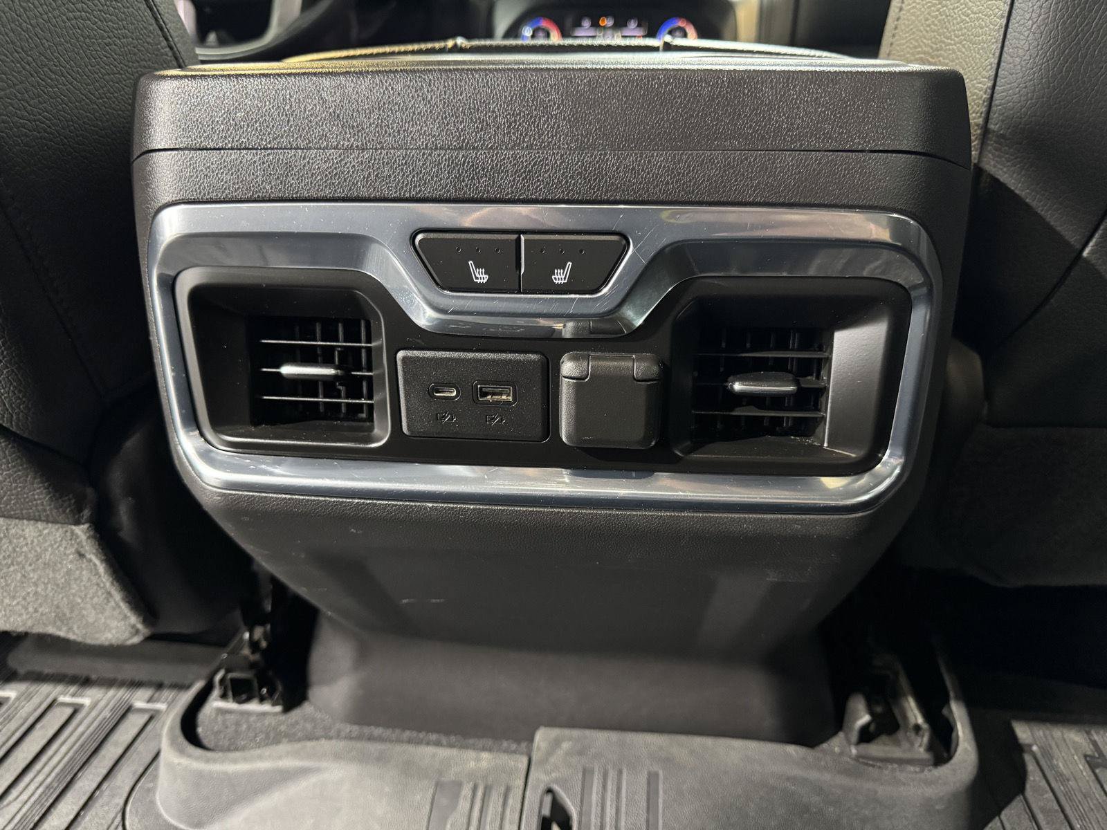 Used 2020 GMC Sierra 1500 Denali w/ Denali Ultimate Package AWD/4WD image 38