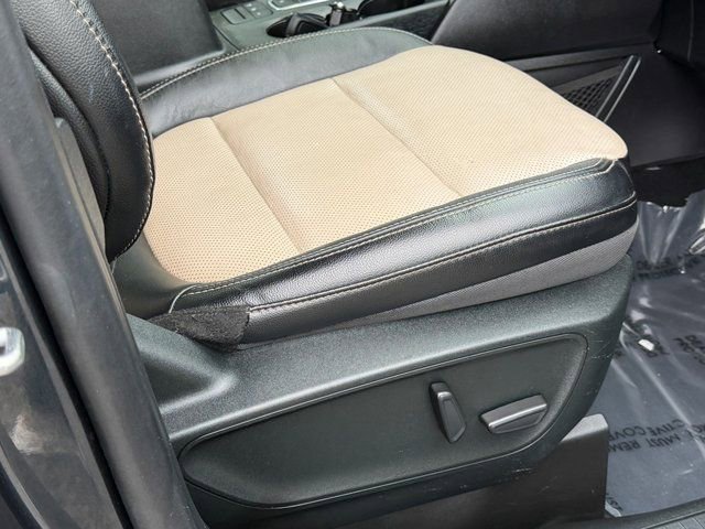 Certified 2022 Ford Escape Titanium w/ Titanium Elite Package AWD/4WD image 35