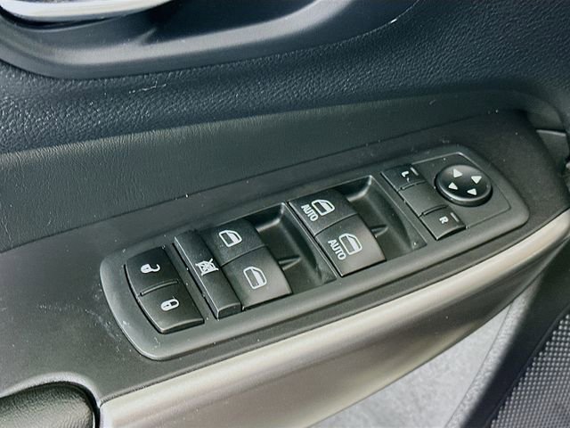 Used 2020 Jeep Cherokee Limited image 24