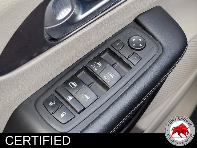 Used 2023 Chrysler Pacifica Touring-L FWD image 28