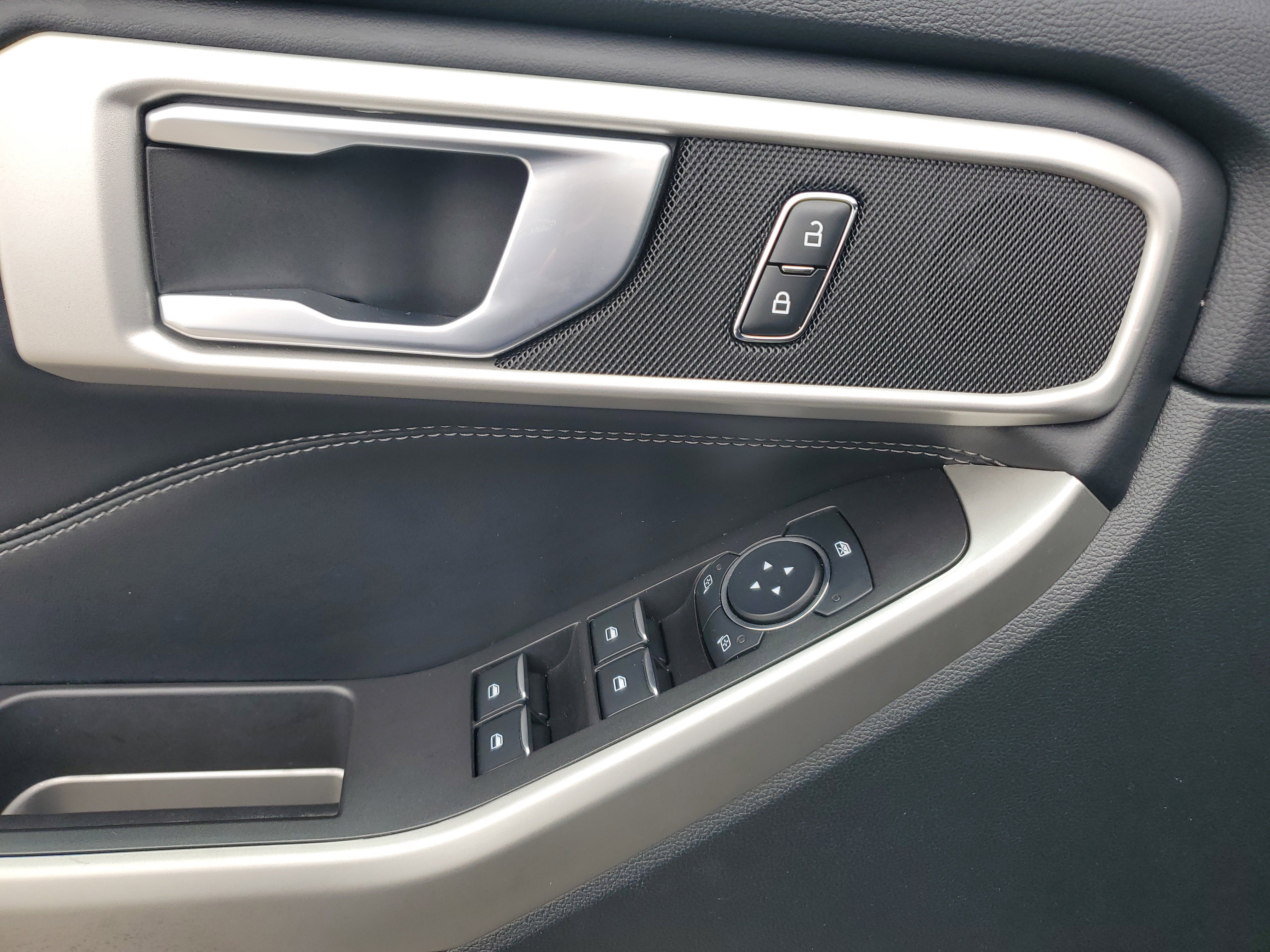 Certified 2023 Ford Explorer XLT image 29