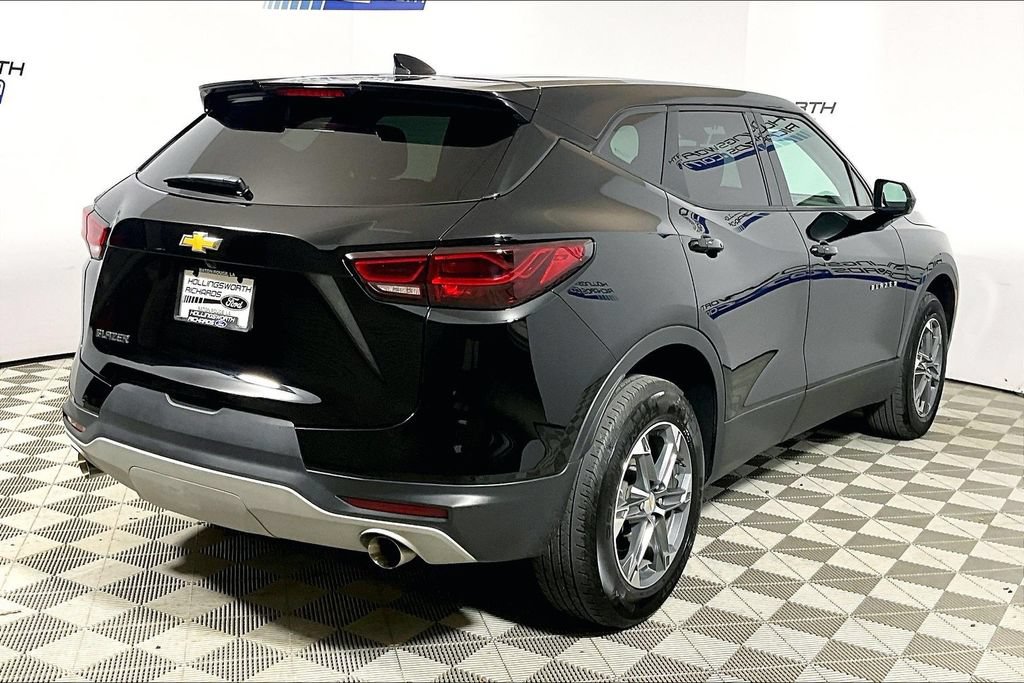 Used 2025 Chevrolet Blazer LT FWD image 9