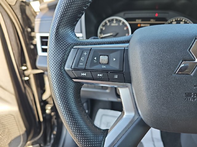 Used 2024 Mitsubishi Outlander SE FWD image 19
