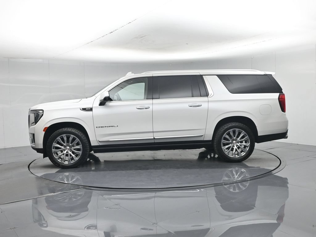 Used 2023 GMC Yukon XL Denali AWD/4WD image 31