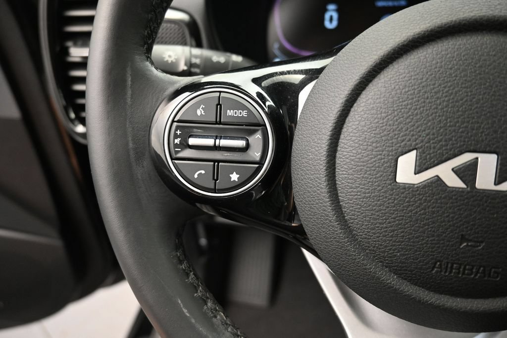 Used 2023 Kia Soul EX FWD image 3