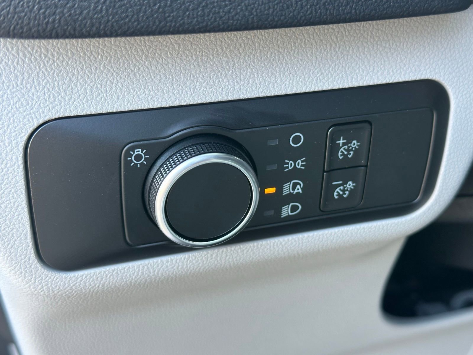 Certified 2025 Ford Escape Active image 9