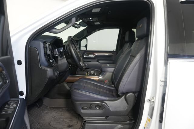 Used 2024 Chevrolet Silverado 3500 High Country w/ Technology Package AWD/4WD image 29