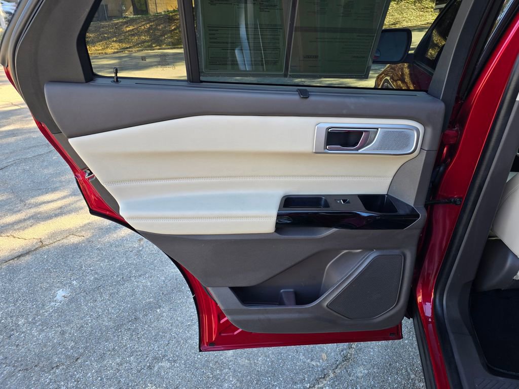 Certified 2022 Ford Explorer Platinum w/ Equipment Group 601A image 46