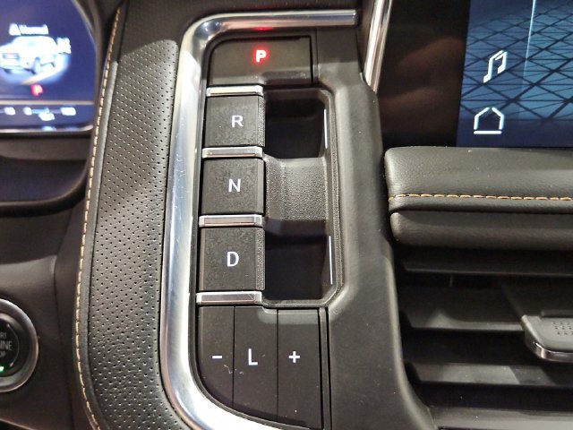 Used 2022 GMC Yukon AT4 w/ Technology Package AWD/4WD image 35