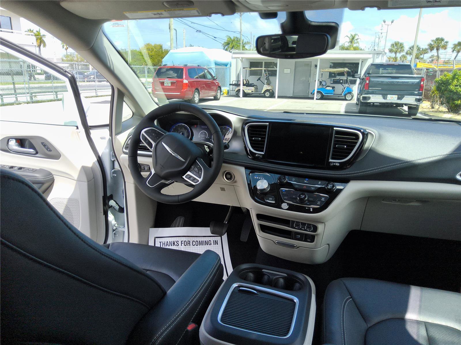 Used 2022 Chrysler Pacifica Touring-L AWD/4WD image 23