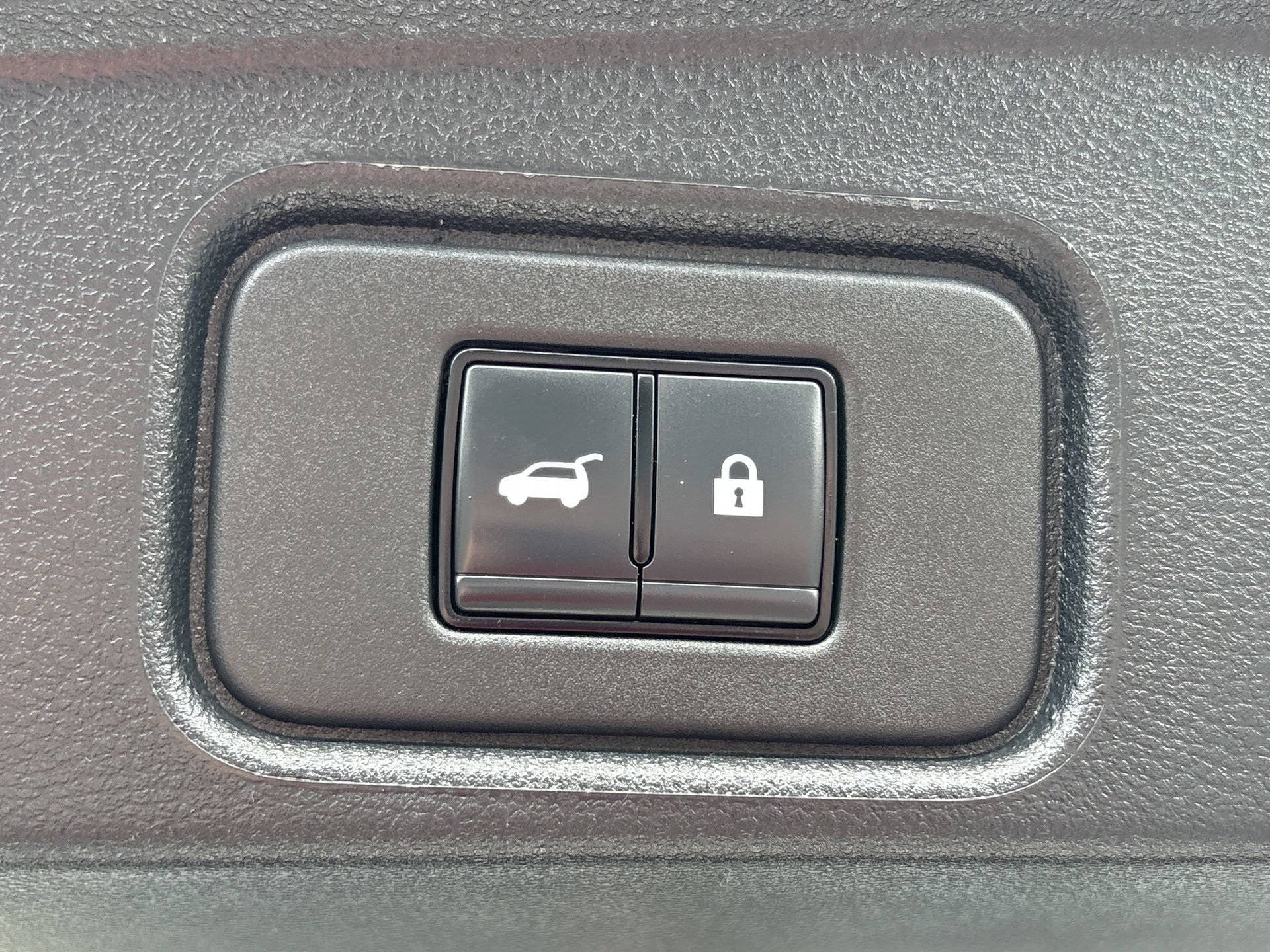 Used 2025 Nissan Pathfinder Platinum w/ Cargo Package AWD/4WD image 25