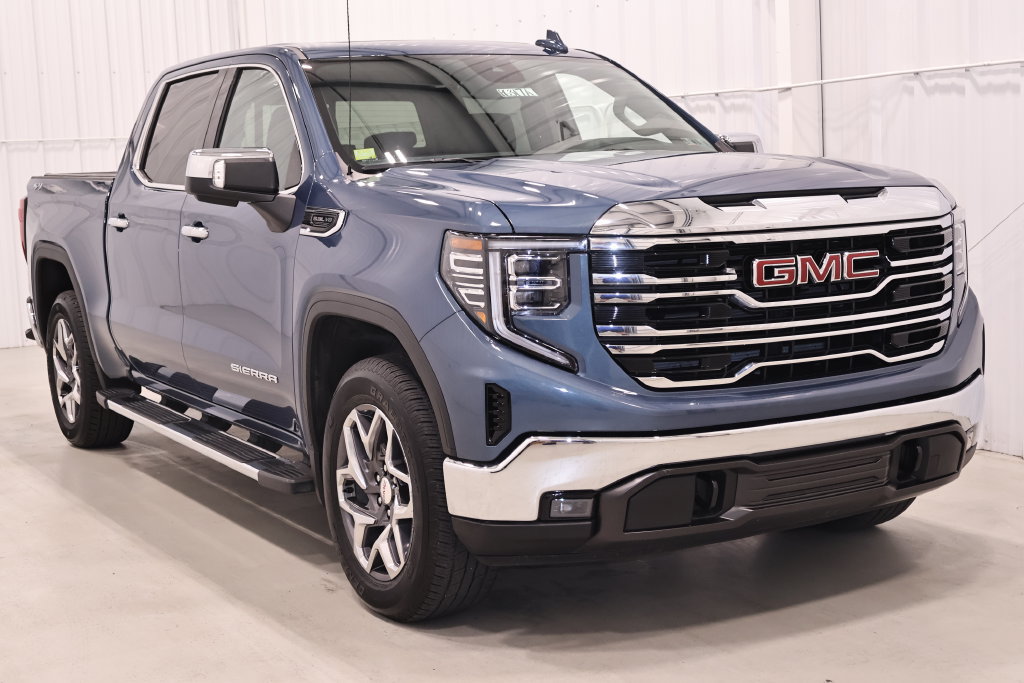 Used 2024 GMC Sierra 1500 SLT w/ SLT Premium Package AWD/4WD image 4