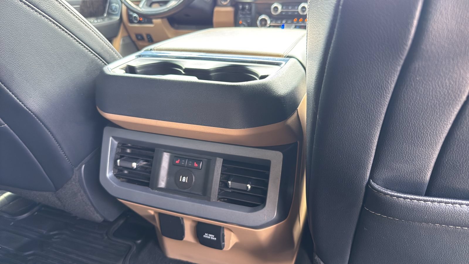 Certified 2024 Ford F450 Lariat w/ Lariat Ultimate Package AWD/4WD image 28