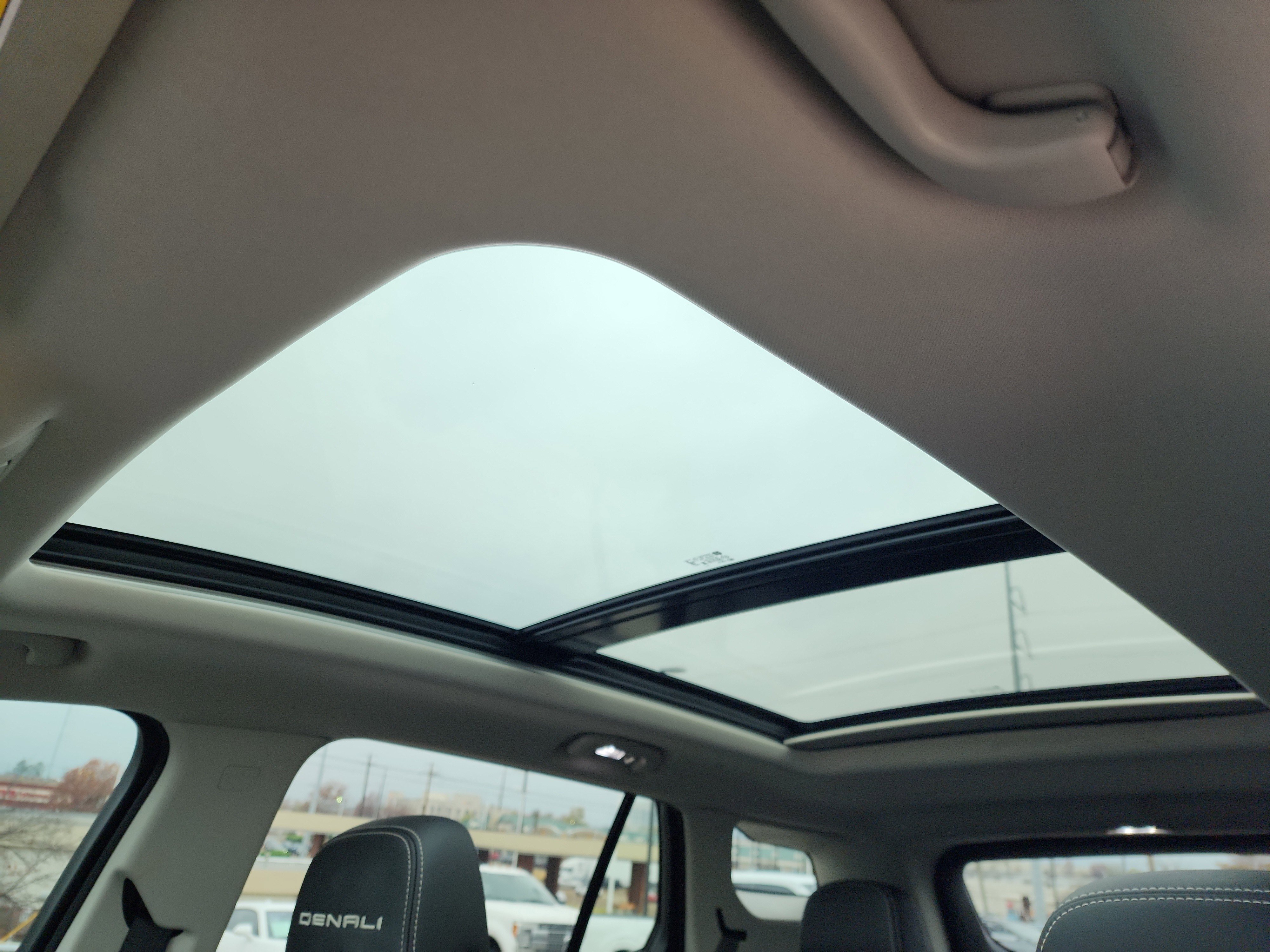 Used 2024 GMC Terrain Denali w/ Denali Premium Package image 29