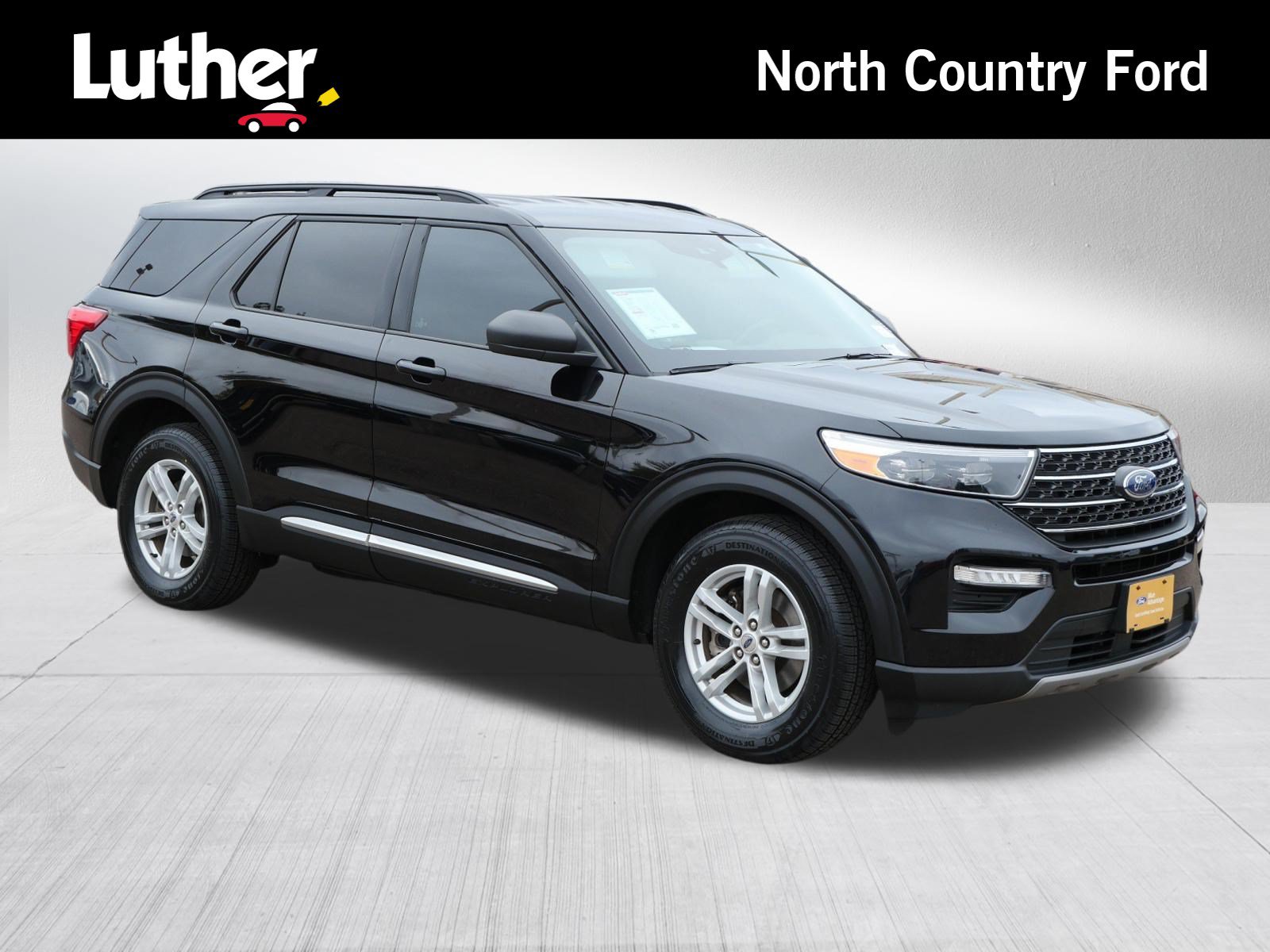Certified 2022 Ford Explorer XLT w/ Equipment Group 202A AWD/4WD image 1