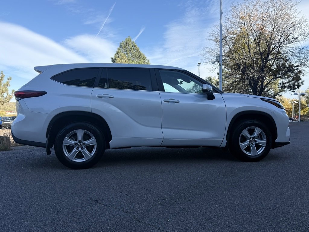Used 2023 Toyota Highlander LE image 6