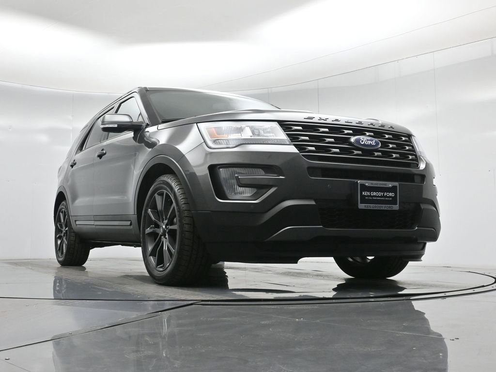 Certified 2017 Ford Explorer XLT w/ Equipment Group 202A image 7