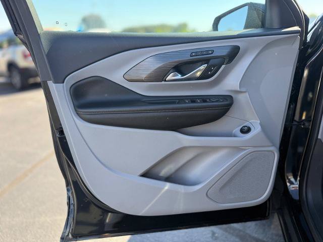 Used 2024 GMC Terrain SLT AWD/4WD image 5