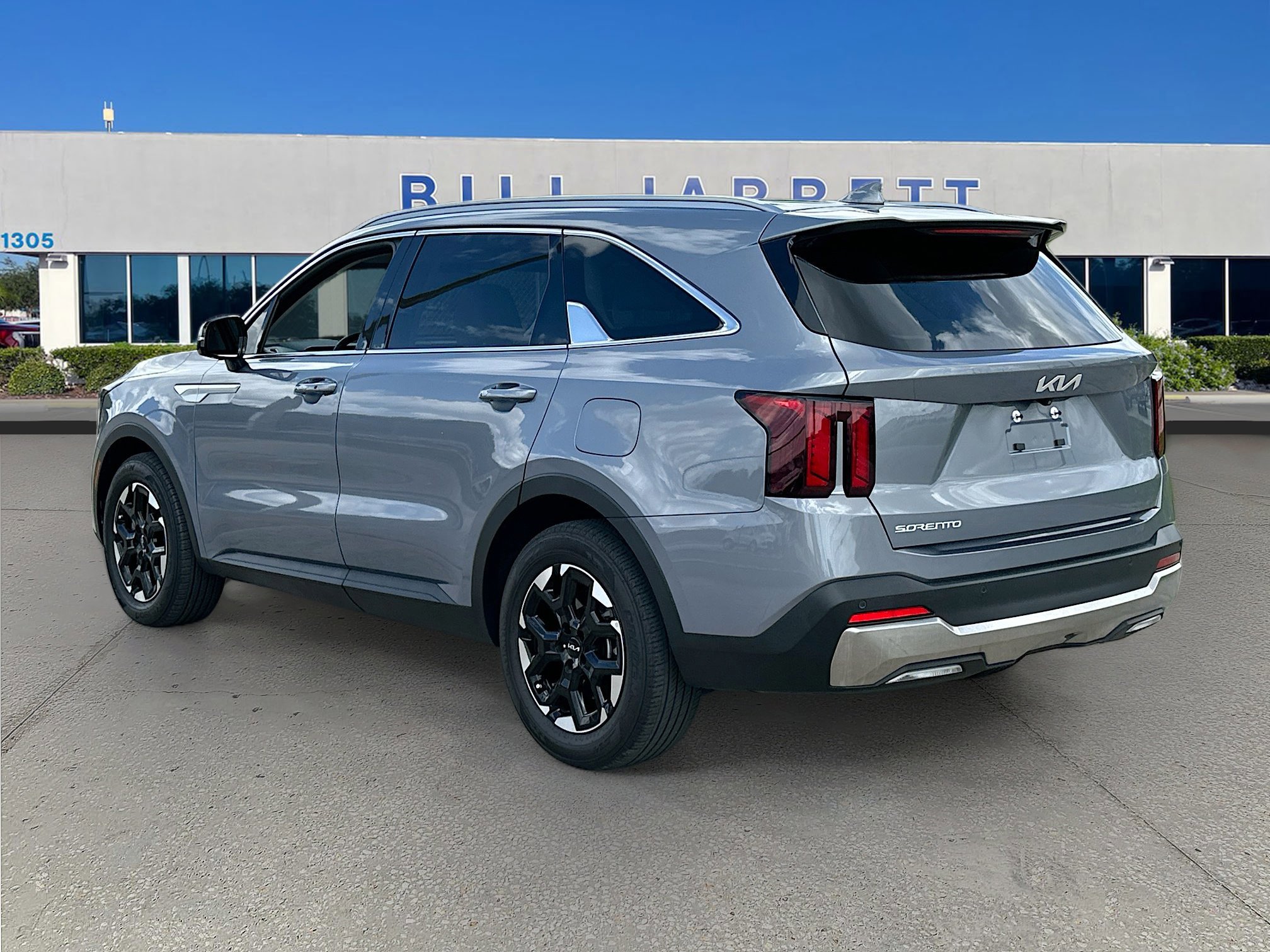 Used 2025 Kia Sorento S image 3