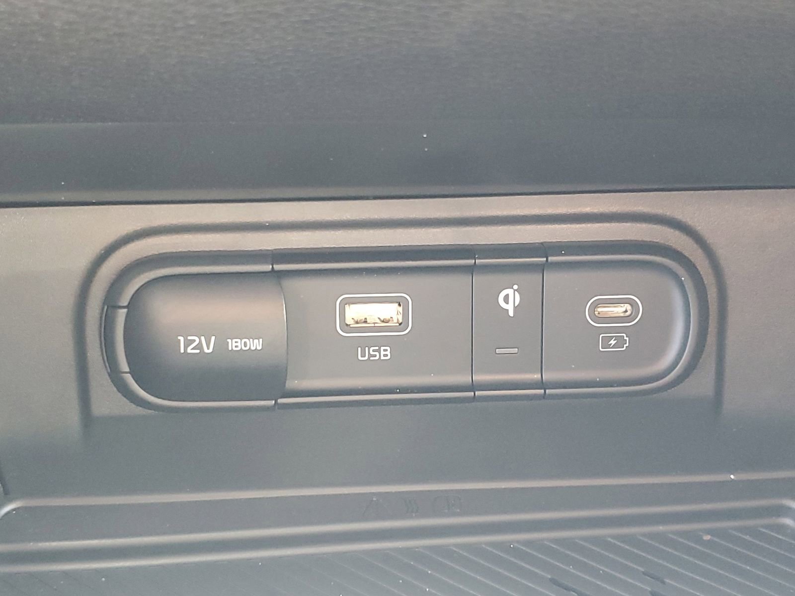 Used 2025 Kia Sportage EX FWD image 26