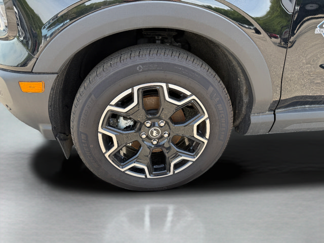 Certified 2025 Ford Bronco Sport Outer Banks w/ Outer Banks Tech Package+ AWD/4WD image 31