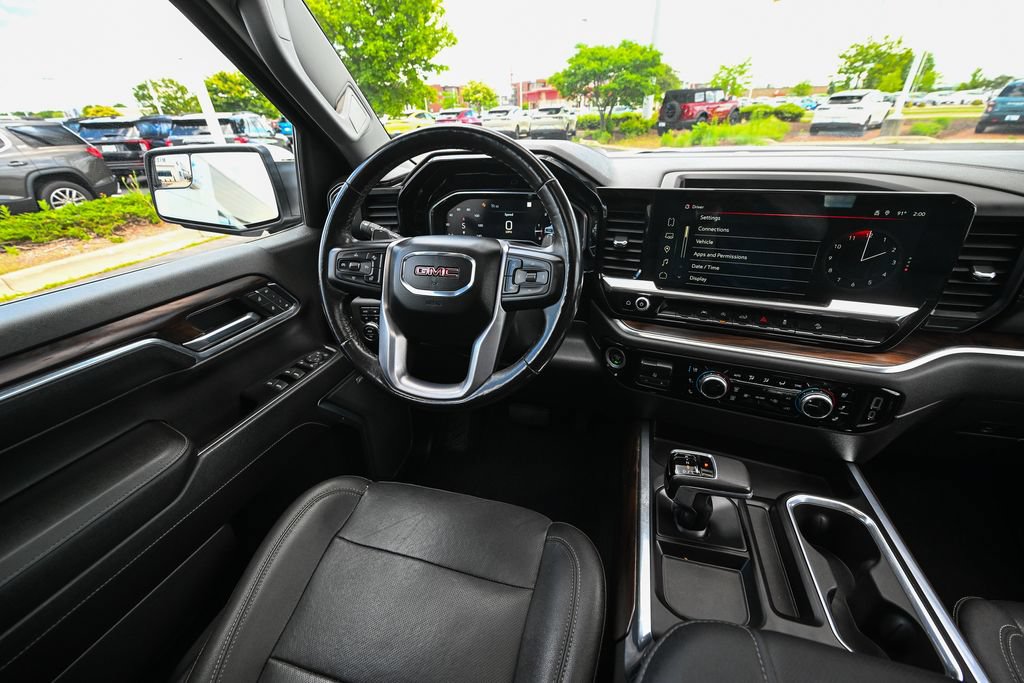 Used 2022 GMC Sierra 1500 SLT w/ SLT Convenience Package AWD/4WD image 32