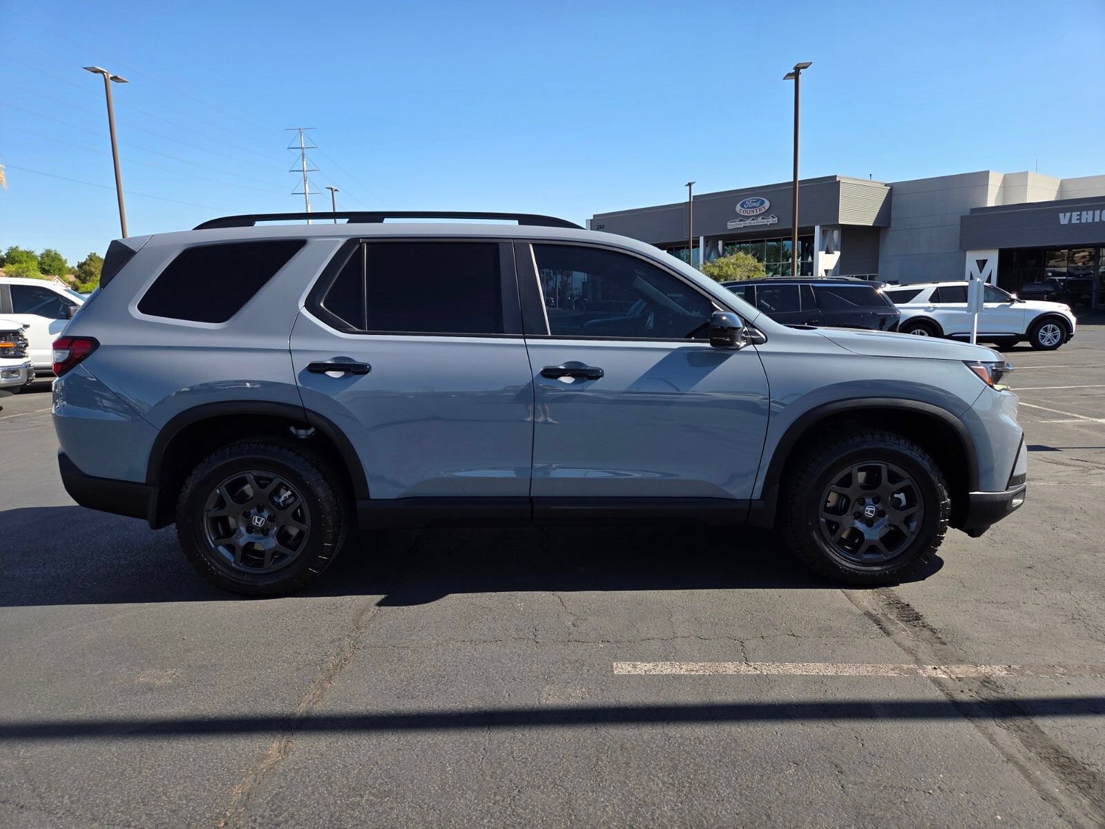 Used 2025 Honda Pilot TrailSport image 7