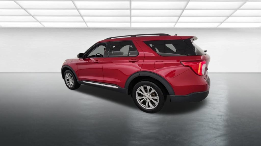 Certified 2023 Ford Explorer XLT w/ Equipment Group 202A AWD/4WD image 7